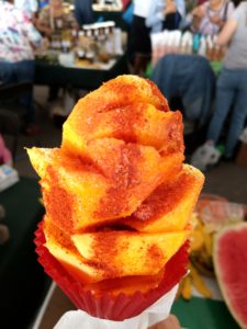 メキシコのフルーツ 屋台のマンゴーを食べてみよう Chamoy とは メヒナビ